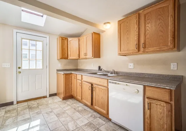 4th image of 42 Fox Run, Southbridge, MA 01550 | MLS# 73556330
