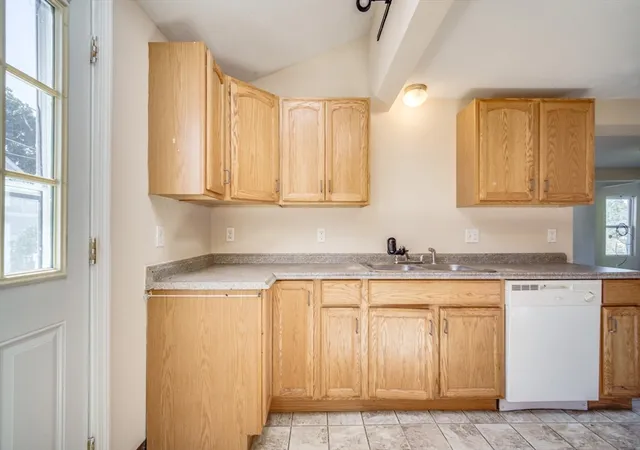 5th image of 42 Fox Run, Southbridge, MA 01550 | MLS# 73556330