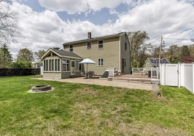 Homes for sale in Amesbury, MA | 8 Portsmouth Rd, Amesbury, MA 01913 | MLS# 73519442