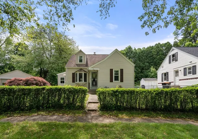 Photo 3 of Sale Pending at 35 Queen Cir, South Hadley, MA 01075 | MLS# 73528867 | Listing updated on 2026-08-30