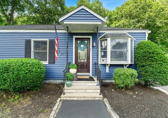 Photo 3 of Single family home for sale at 21 Fyrbeck Ave, Shrewsbury, MA 01545 | MLS# 73561873 | Listing updated on 2026-09-14