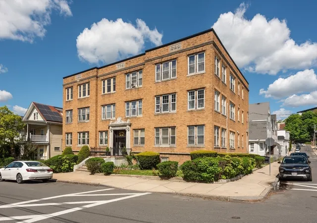 Homes for sale in Chelsea, MA | 86 Tudor Street, Chelsea, MA 02150 | Houzeo