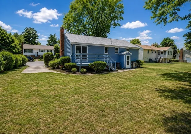 Homes for sale in Burlington, MA | 33 Daniel Dr, Burlington, MA 01803 | MLS# 73533894
