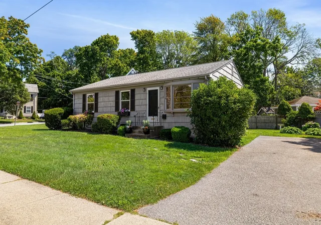 Photo 3 of Single family home for sale at 1747 Highland Avenue, Fall River, MA 02720 | MLS# 73569615 | Listing updated on 2026-09-02