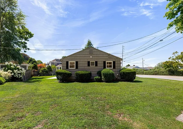 Photo 5 of Single family home for sale at 1747 Highland Avenue, Fall River, MA 02720 | MLS# 73569615 | Listing updated on 2026-09-02
