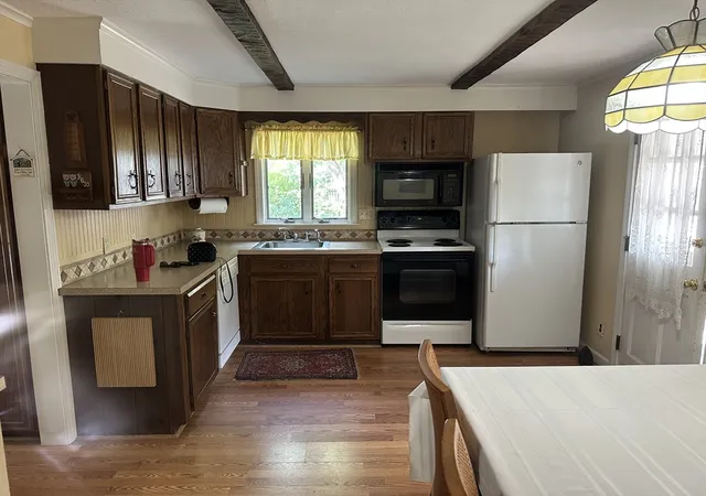 Photo 4 of House for sale at 30 School St, East Longmeadow, MA 01028 | MLS# 73563359 | Listing updated on 2026-08-17