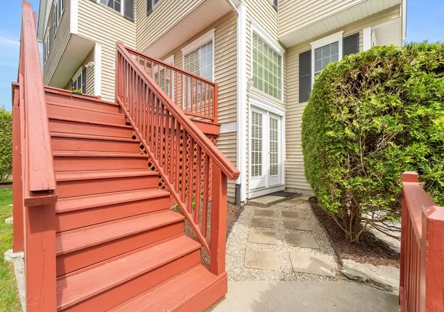 Homes for sale in Hopkinton, MA | 4 Paul Revere Path, Hopkinton, MA 01748