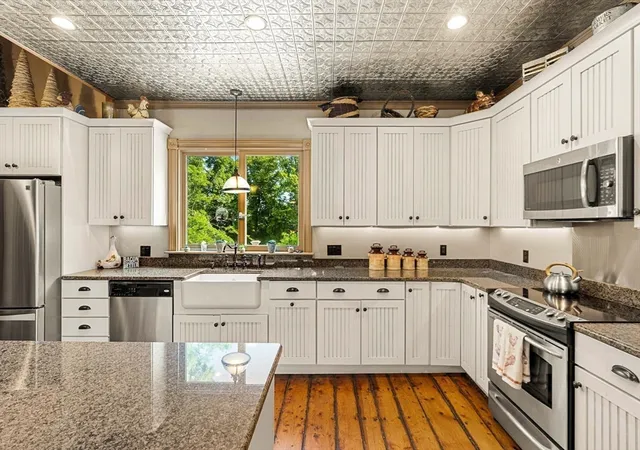 5th image of 14 Fenno Way, Nahant, MA 01908 | MLS# 73541877