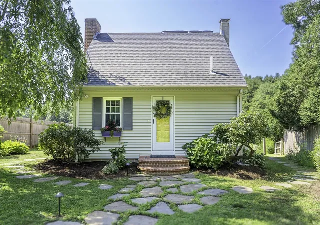 Homes for sale in Norfolk, MA | 39 Leland Rd, Norfolk, MA 02056 | MLS# 73548353
