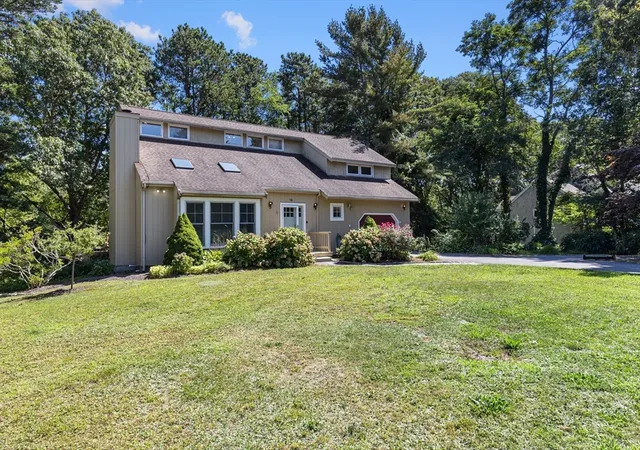 Photo 2 of Single family home for sale at 16 Alder Lane, Falmouth, MA 02556 | MLS# 73569269 | Listing updated on 2026-08-31
