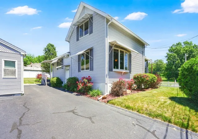 3rd image of 29 West St, Ludlow, MA 01056 | MLS# 73527012
