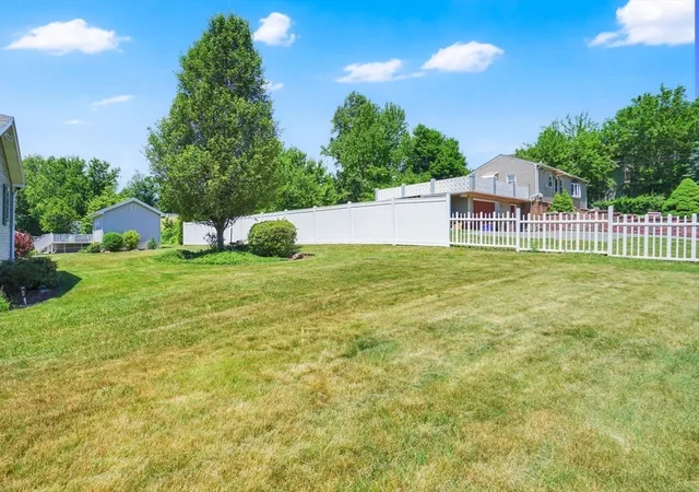 41st image of 29 West St, Ludlow, MA 01056 | MLS# 73527012