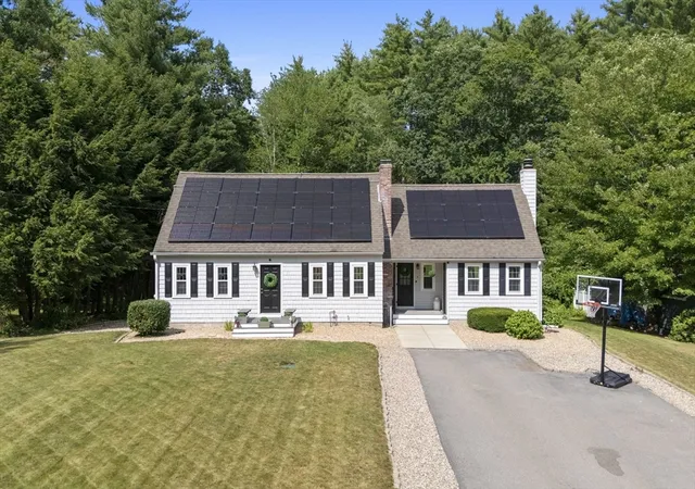 1st image of 5 Redwood St, Townsend, MA 01469 | MLS# 73553338