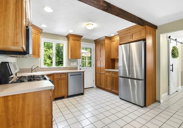 5th image of 5 Redwood St, Townsend, MA 01469 | MLS# 73553338