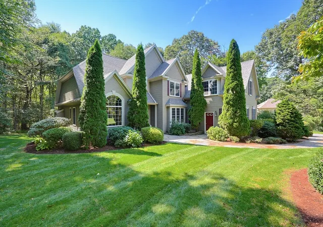 2nd image of 31 Hockanum Rd, Hadley, MA 01035 | MLS# 73557786
