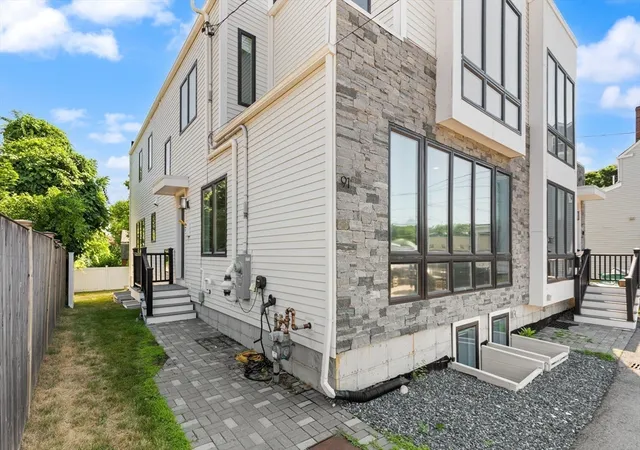 21st image of 91 Crafts St #91, Newton, MA 02458 | MLS# 73547902