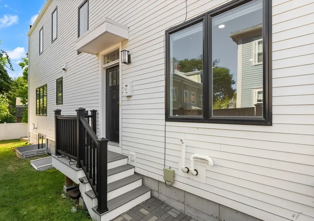 2nd image of 91 Crafts St #91, Newton, MA 02458 | MLS# 73547902