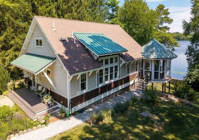 1st image of 40 S Main St, Carver, MA 02330 | MLS# 73556542