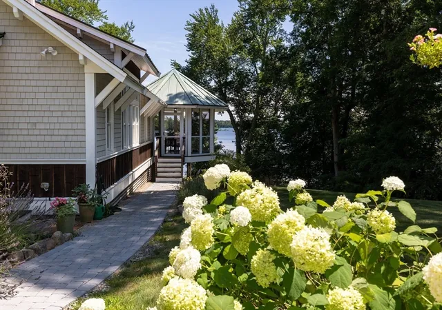 3rd image of 40 S Main St, Carver, MA 02330 | MLS# 73556542