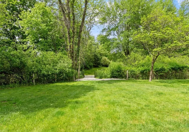 3rd image of 592 Sugar Rd, Bolton, MA 01740 | MLS# 73525011