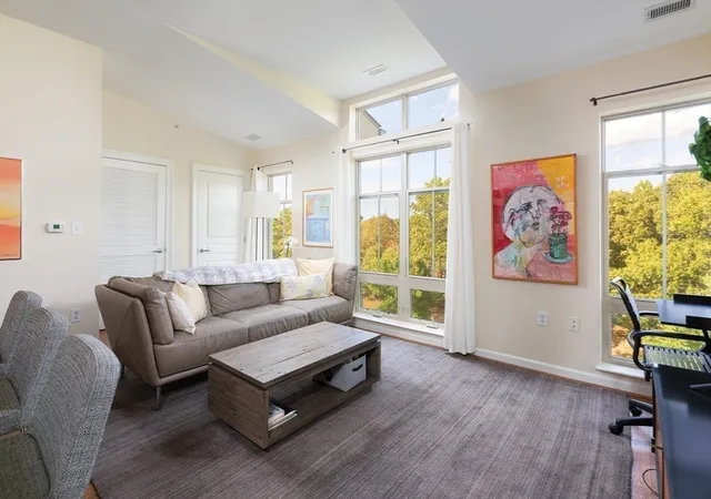 2nd image of 5 Repton Cir #5405, Watertown, MA 02472 | MLS# 73550788