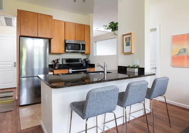 4th image of 5 Repton Cir, Watertown, MA 02472