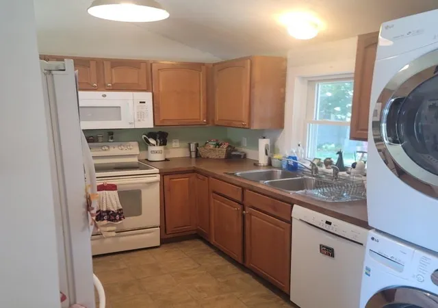 Photo 3 of Single family home for sale at 32 Chadwick Ave, Hyannis, MA 02601 | MLS# 73555658 | Listing updated on 2026-09-22