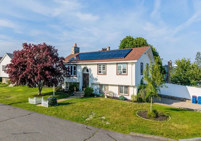 1st image of 6 Lighthouse Ln, New Bedford, MA 02744 | MLS# 73549632