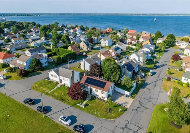 2nd image of 6 Lighthouse Ln, New Bedford, MA 02744 | MLS# 73549632