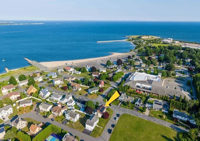 3rd image of 6 Lighthouse Ln, New Bedford, MA 02744 | MLS# 73549632