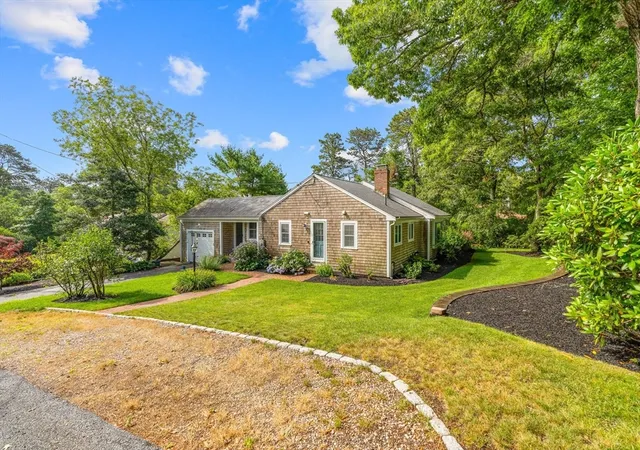 3rd image of 864 West Yarmouth Road, Yarmouth Port, MA 02675 | MLS# 73547711