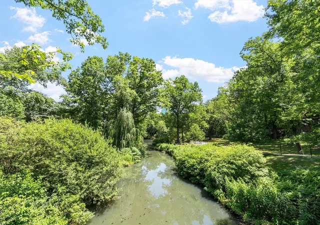 26th image of 120 Riverway #4, Boston, MA 02215 | MLS# 73546902
