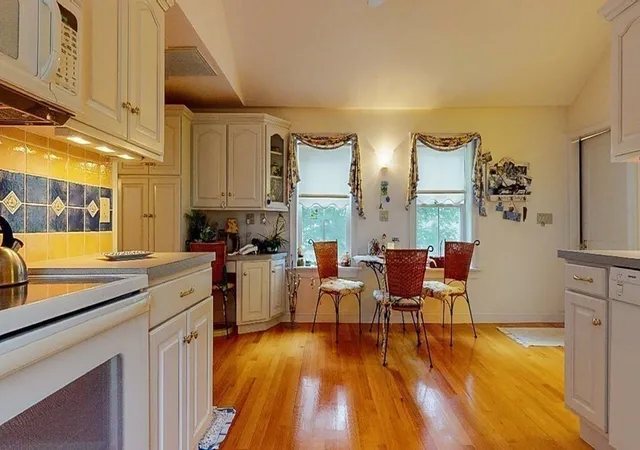 Homes for sale in Millbury, MA | 198 W Main Street, Millbury, MA 01527 | MLS# 73529191