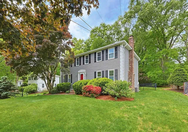 2nd image of 7 Cahill Park Dr, Framingham, MA 01702 | MLS# 73525086