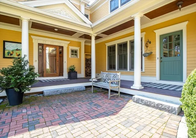 Photo 4 of Single family home for sale at 10 Pettees Pond Lane, Walpole, MA 02081 | MLS# 73359828 | Listing updated on 2025-11-19