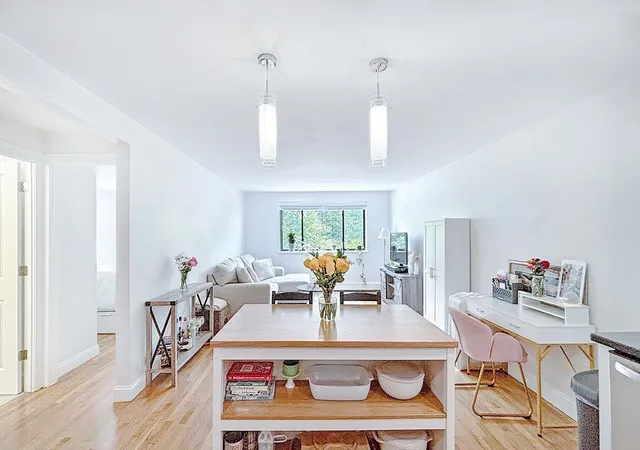 Homes for sale in Chelsea, MA | 44 Lafayette Ave #503, Chelsea, MA 02150 | MLS# 73528135