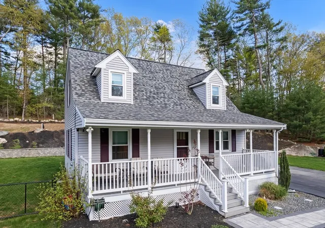 Homes for sale in Uxbridge, MA | 41 Church St, Uxbridge, MA 01569 | MLS# 73518394