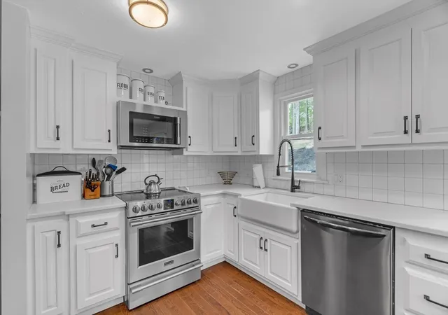 Homes for sale in Uxbridge, MA | 41 Church St, Uxbridge, MA 01569 | MLS# 73518394