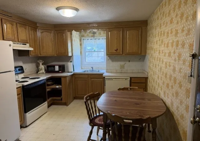 2nd image of 5 Pilgrim Circle #F, Methuen, MA 01844 | MLS# 73549956