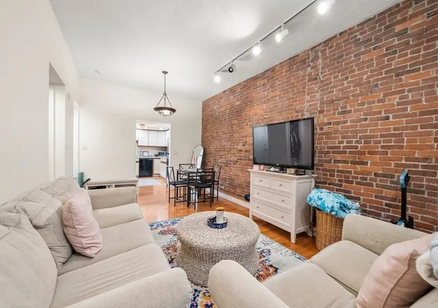 5th image of 30 Peterborough #H, Boston, MA 02215 | MLS# 73540219