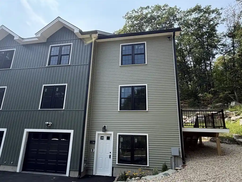 Listing Photo 2 - Condo for sale in 75 Smt located at 75 Smt, Orange, MA 01364 - Unit #75
