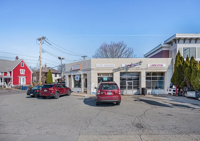 2nd image of 911 Washington St/lowell Ave, Newtonville, MA 02460 | MLS# 73481930