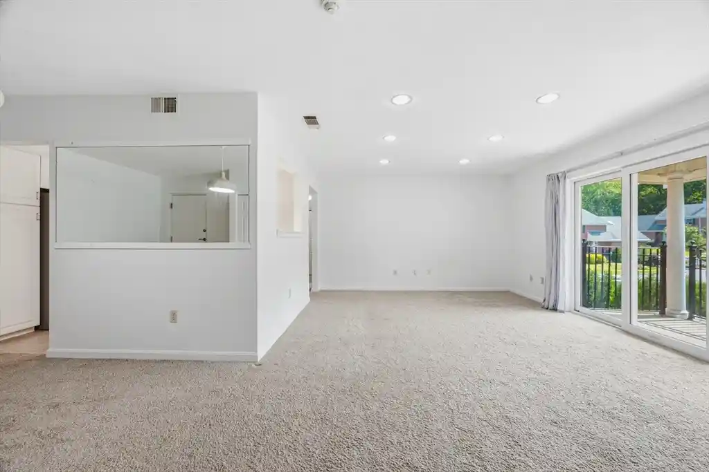 Listing Photo 2 - Condo for sale in 5 April Ln located at 5 April Ln, Lexington, MA 02421 - Unit #33