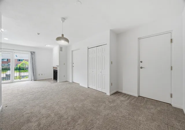 Listing Photo 4 - Condo for sale in building located at 5 April Ln, Lexington, MA 02421 - Unit #33