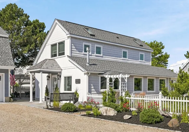 1st image of 17 Barker, Newburyport, MA 01950 | MLS# 73556387