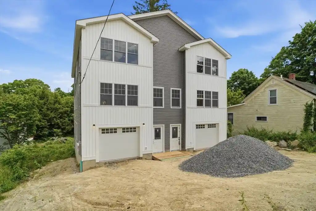 Listing Photo 2 - Condo for sale in 17 Crosby St located at 17 Crosby St, Webster, MA 01570 - Unit 17 Crosby St