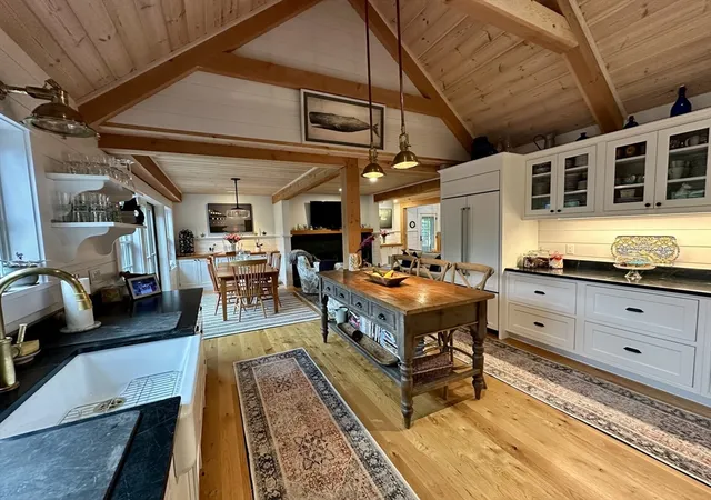 4th image of 96 Hammett Ln, Chilmark, MA 02535 | MLS# 73545525