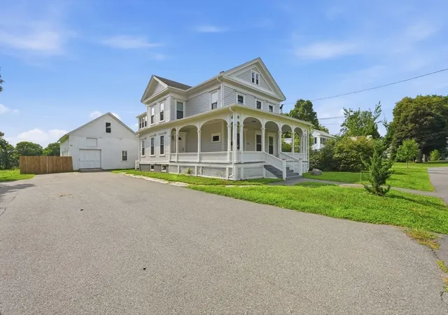 2nd image of 1136 N Pleasant St, Amherst, MA 01002 | MLS# 73566818