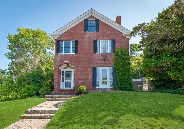1st image of 18 Union Street, Manchester, MA 01944 | MLS# 73512909