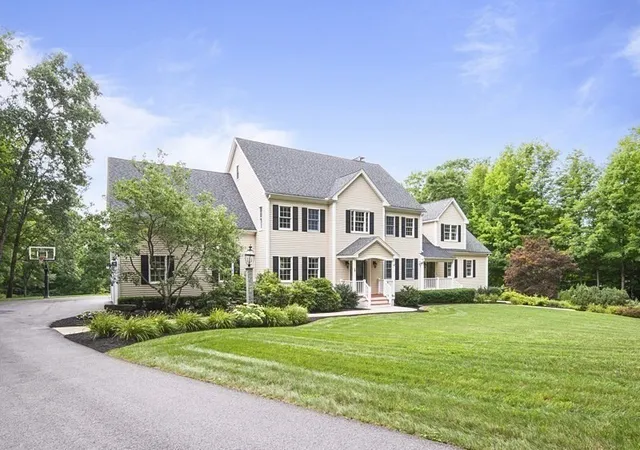 2nd image of 139 Highland St, Townsend, MA 01469 | MLS# 73561309